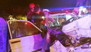 Otomobil, su tankerine çarptı; 1 ölü, 3 yaralı