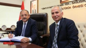 Özhaseki: Bir araya geldikleri 7'li grup, sokakta birbirlerini görseler selam vermezler