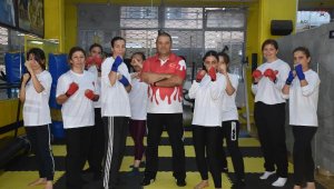 Şiddet mağduru kadınlara tekvando öğretiyor