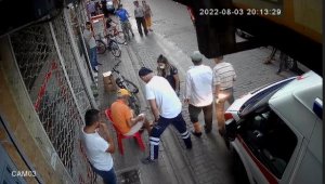 Sokak köpekleri bisikletlilere saldırdı