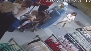 Sultangazi'de kız çocuğunun hırsızlık yaptığı anlar kamerada
