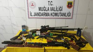 Tarihi eser operasyonunda cephanelik çıktı