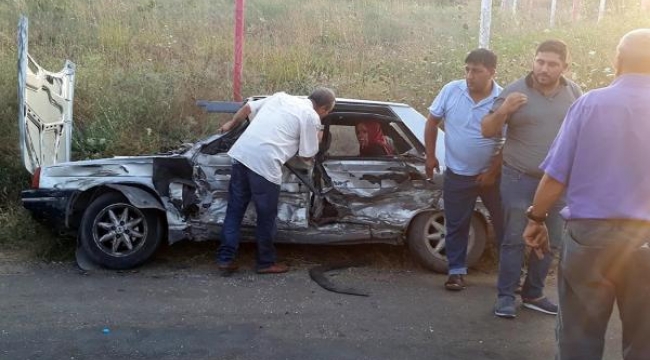 Turgutlu'da ciple otomobil çarpıştı: 5 yaralı