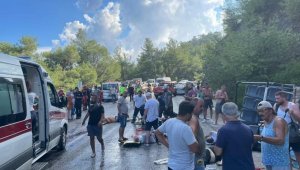 Turistleri taşıyan safari aracı cip devrildi; 5 ölü, 4 yaralı