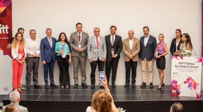 Turizmi geliştirmek için Türkiye Yaz Okulu ve Zirvesi İzmir'de başladı