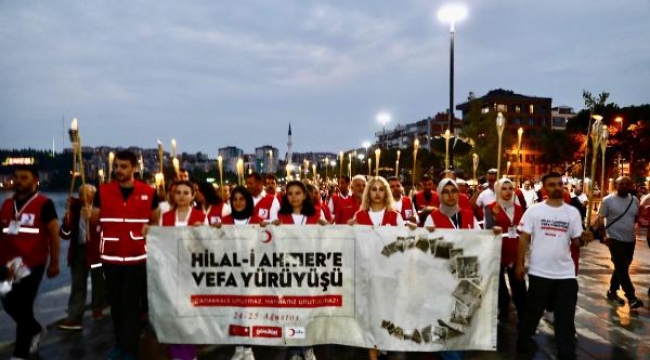 Türk Kızılay'ından Hilal-i Ahmer'e Vefa yürüyüşü