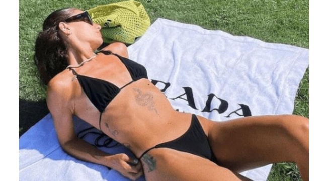 Ünlü oyuncu yılanı gösterdi