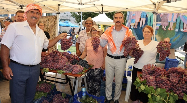 Urla Bağbozumu Şenlikleri başladı, çiftçiler ürünlerini satışa sundu