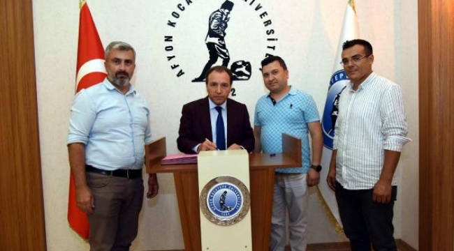 Uşak Belediyesi ve AKÜ arasında sokak hayvanları için iş birliği