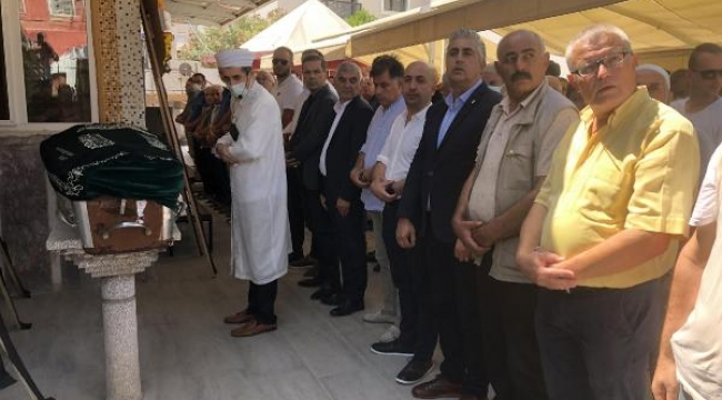 Yeşilçam oyuncusu Rıza Pekkutsal, İzmir'de toprağa verildi