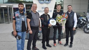 Adam sanki Atina'nın belediye başkanı