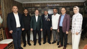 AK Parti İzmir İl Başkanı Sürekli: Biz buradayız, siz neredesiniz?