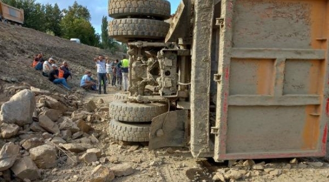 Aydın'da, devrilen hafriyat kamyonetinin sürücüsü öldü