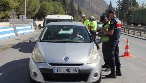 Aydın'da helikopterli trafik denetiminde 11 sürücüye ceza