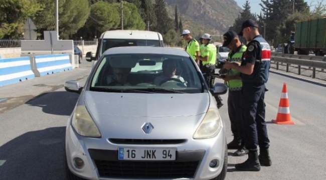 Aydın'da helikopterli trafik denetiminde 11 sürücüye ceza