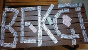 Bekçiler şüphelendi, elindeki poşetten 1112 uyuşturucu hap çıktı