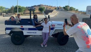 Bodrum'da 1954 model 'Turizm Polisi Aracı' büyük ilgi görüyor