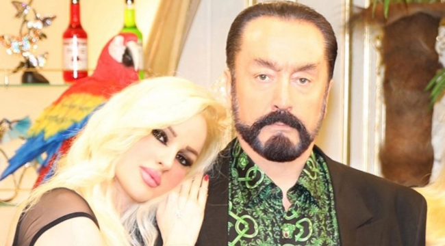 Duruşmada Adnan Hoca'nın saçını kokladı