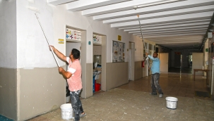 Eğitime 'temiz' destek! Karabağlar Belediyesi okulları da boyuyor