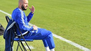 Göztepe, teknik direktörlük için Onur Cinel ile görüşüyor