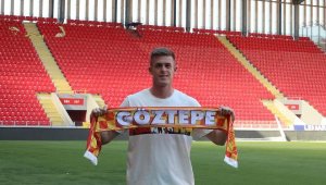 Göztepe'de son gün imza şov