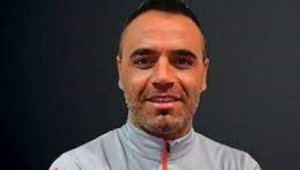 Göztepe'de son karar teknik direktör Ekrem Dağ..