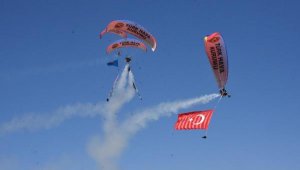 İzmir'de 48'inci Türkiye Paraşüt Şampiyonası başladı