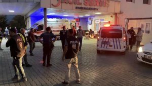 İzmir'de bıçaklı kavga: 1 ölü