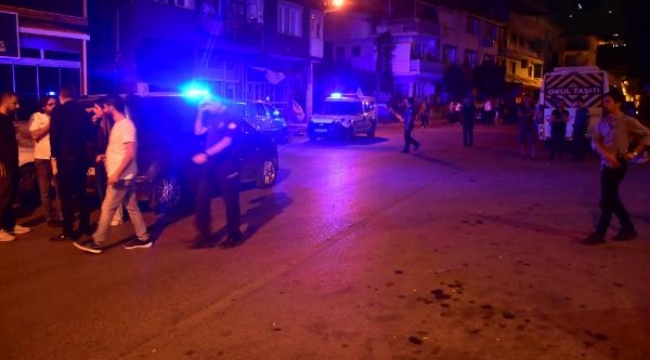 İzmir'de polise bıçaklı saldırı