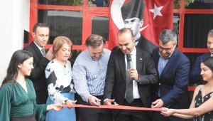 İzmir'e 'çip bebek' fabrikası açıldı