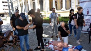 İzmirlilere ilk yardım eğitimi verildi