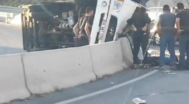 Kamyonet beton bariyere çarptı: 1 ölü, 1 yaralı