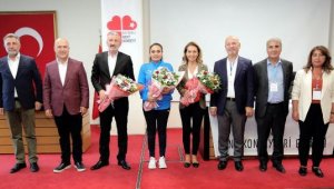 Kent Konseyleri Birliği Bayraklı'da toplandı