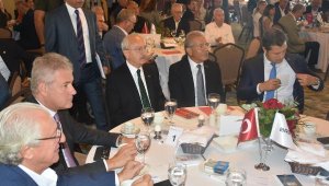 Kılıçdaroğlu, İzmir'de iş insanlarıyla buluştu