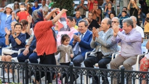 Konak parkları, Roman müzisyenlerle coştu