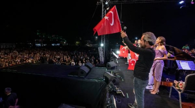 Kurtuluşun 100. yılı anısına özel 'İzmir Türküleri' albümü çıkarıldı
