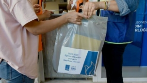 Kuşadası Belediyesi'nden 425 öğrenciye kırtasiye...