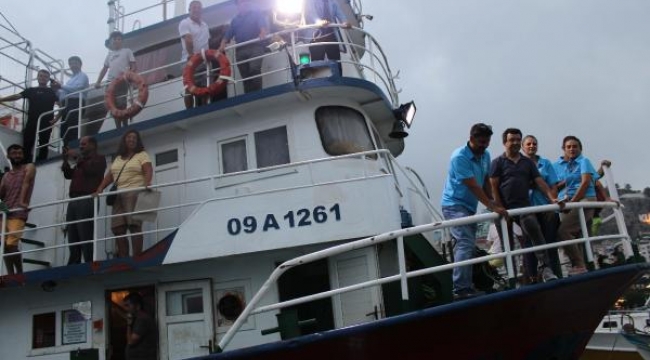 Kuşadası'nda balıkçılar 'Vira bismillah' dedi