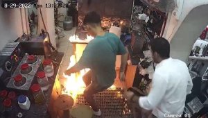 Lavaboya dökülen aseton parlayınca yangın çıktı; o anlar kamerada