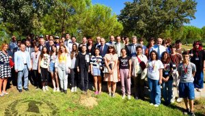 Liseli öğrenciler, Aigai Antik Kenti'nde hem teorik hem uygulamalı eğitim gördü