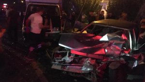 Manisa'da 3 aracın karıştığı kazada 4 yaralı