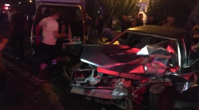 Manisa'da 3 aracın karıştığı kazada 4 yaralı