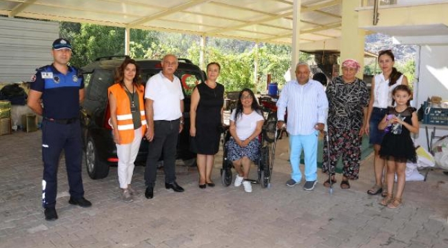 Marmaris Belediyesi'nden engelli vatandaşlara akülü araç