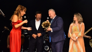 Menemen üç günlük kutlamayı Funda Arar konseri ile noktaladı