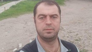 Minibüs traktöre çarptı: 1 ölü, 2 yaralı