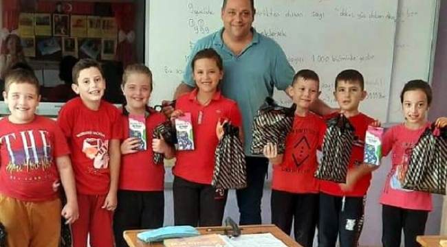 Muhtardan 'Sen de bir çocuğu sevindirmek istiyorsan bize katıl' kampanyasıyla eğitime destek