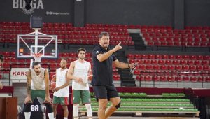 Pınar Karşıyaka ilk sınavda Sırbistan'da