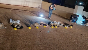 Polis kapıya gelince, uyuşturucuları 6. kattan aşağı attılar