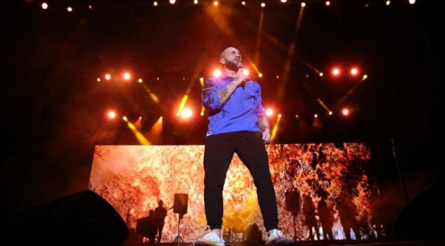 Şarkıcı Berkay Troya Kültür Yolu Festivali'nde Çanakkalelilerle buluştu