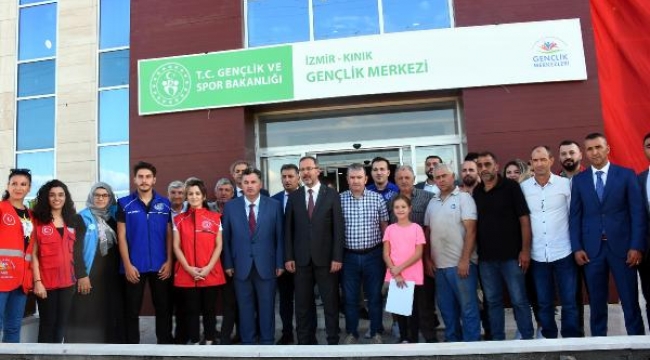 Spor Bakanı Kasapoğlu, Kınık Belediyesi Gençlik Merkezi'ni açtı